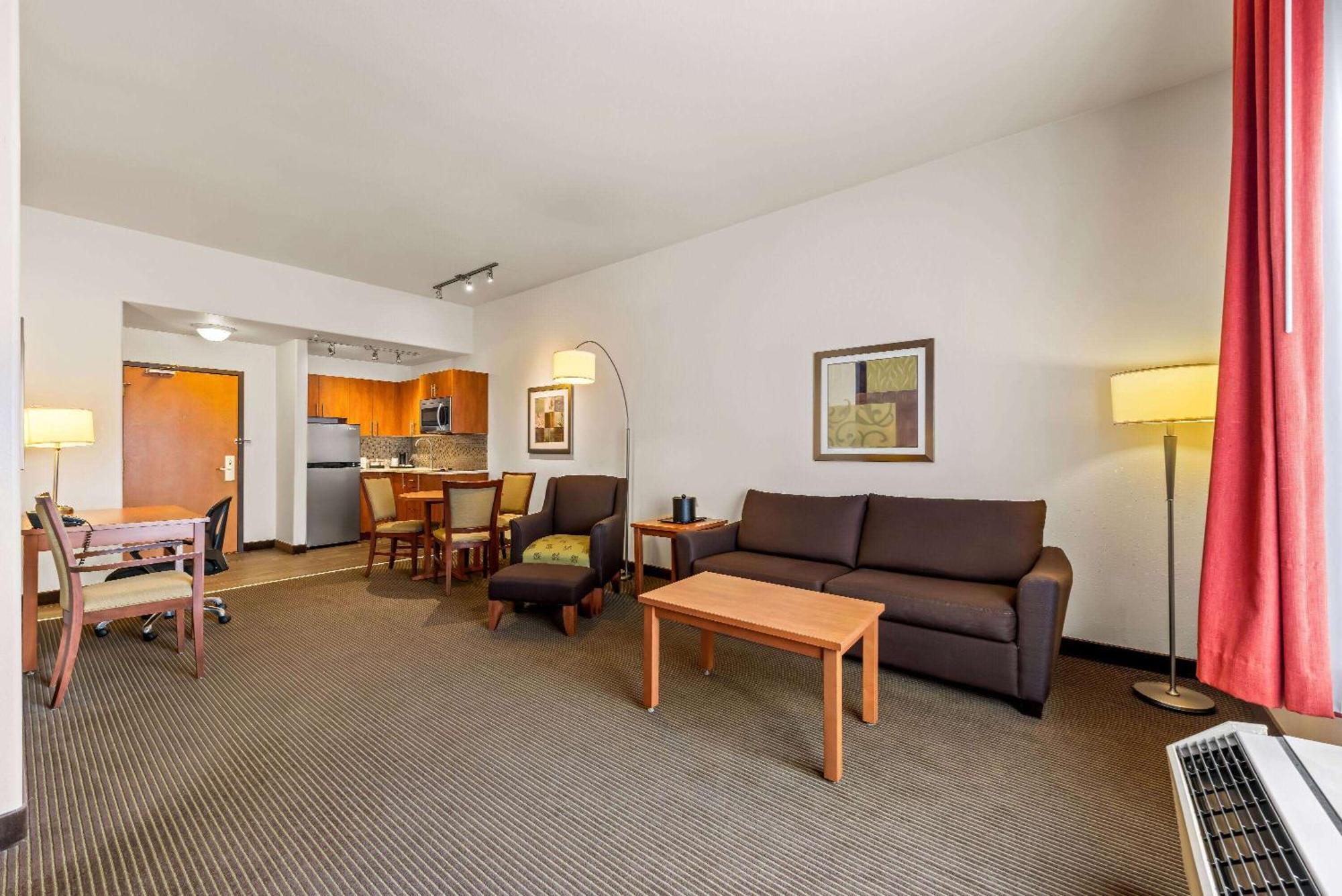 מלון Wingate By Wyndham Calgary South מראה חיצוני תמונה