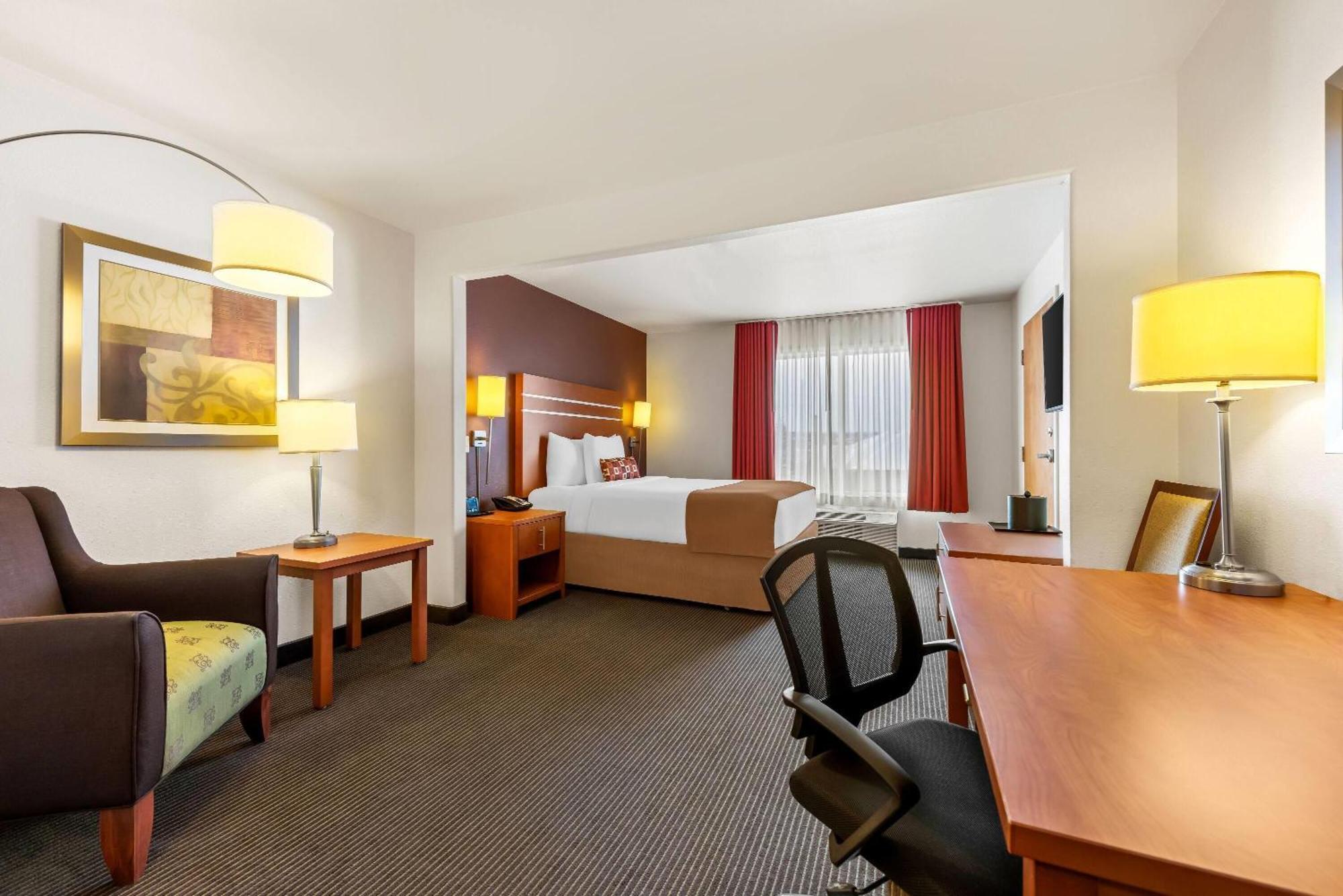 מלון Wingate By Wyndham Calgary South מראה חיצוני תמונה